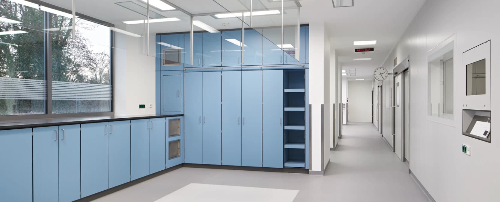 Trespa TopLab VERTICAL Uni Colours